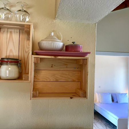Wooden Ceiling Apartment - Close To City Center Kanálion Esterno foto