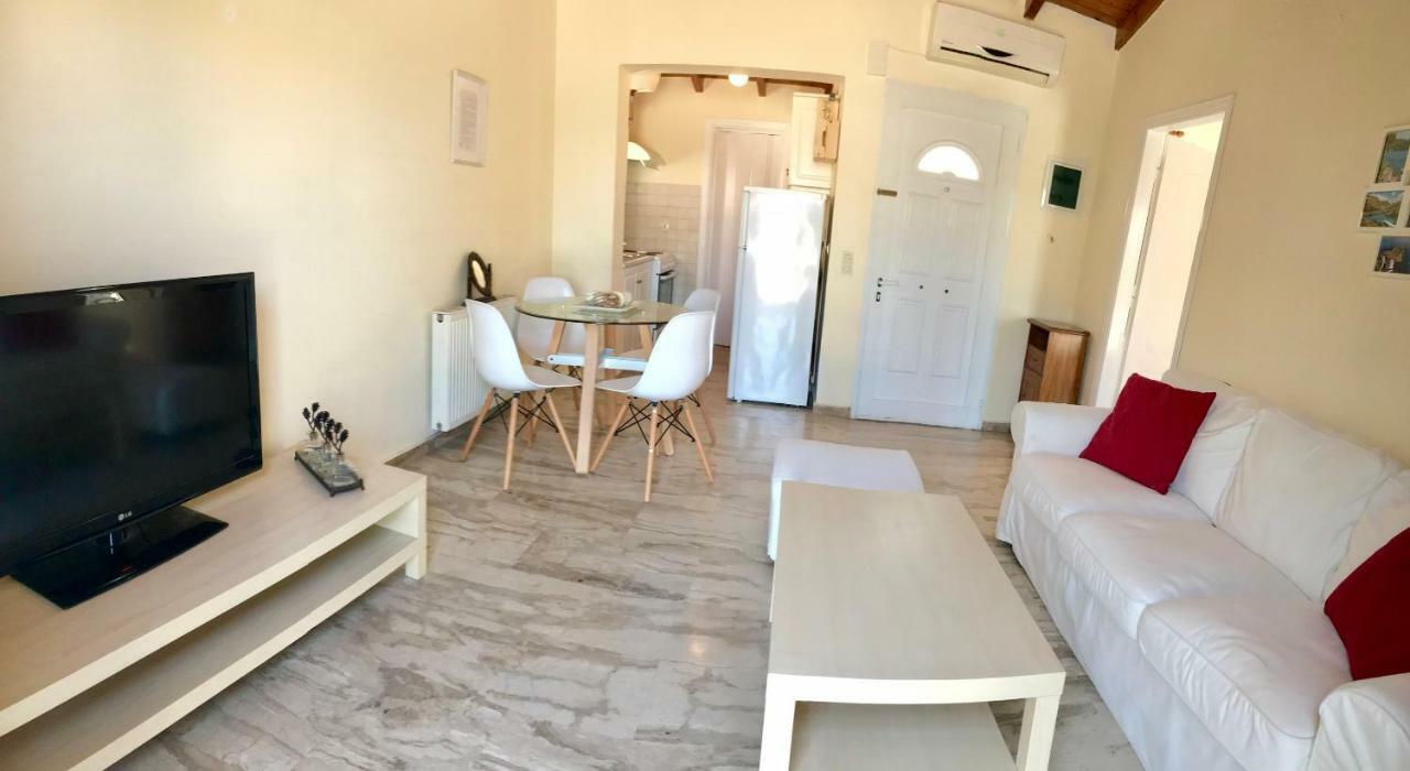 Wooden Ceiling Apartment - Close To City Center Kanálion Esterno foto